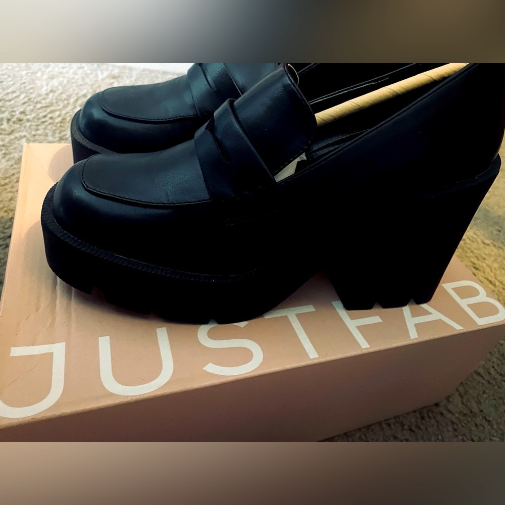 Women’s Size 7 Black JustFab Cher Pumps Loafer 1” Platform 3” Heel - brand new